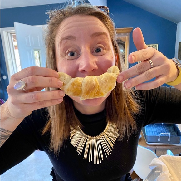 Meet your Posher, Valerie - Picture 1 of 2